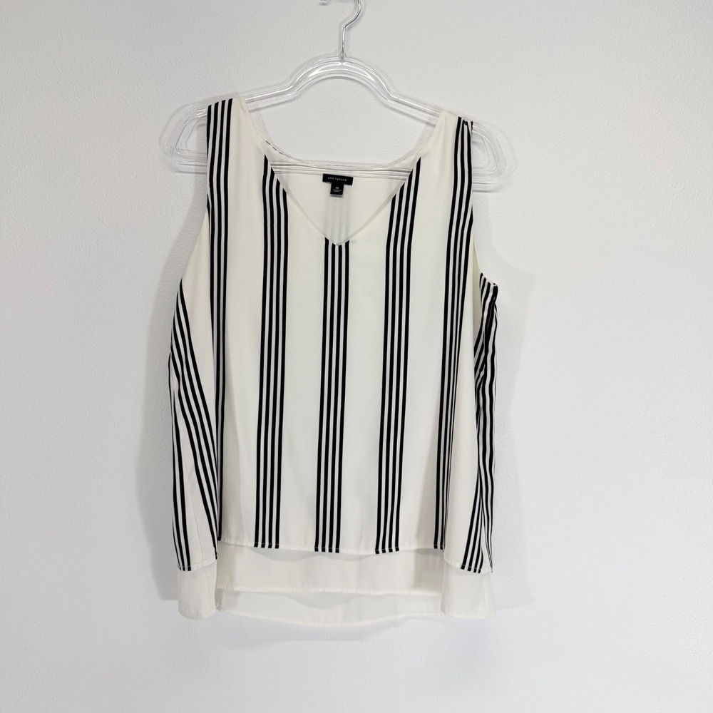Ann Taylor Sleeveless V-Neck White Black Verticle Striped Tank Top Shell Size M